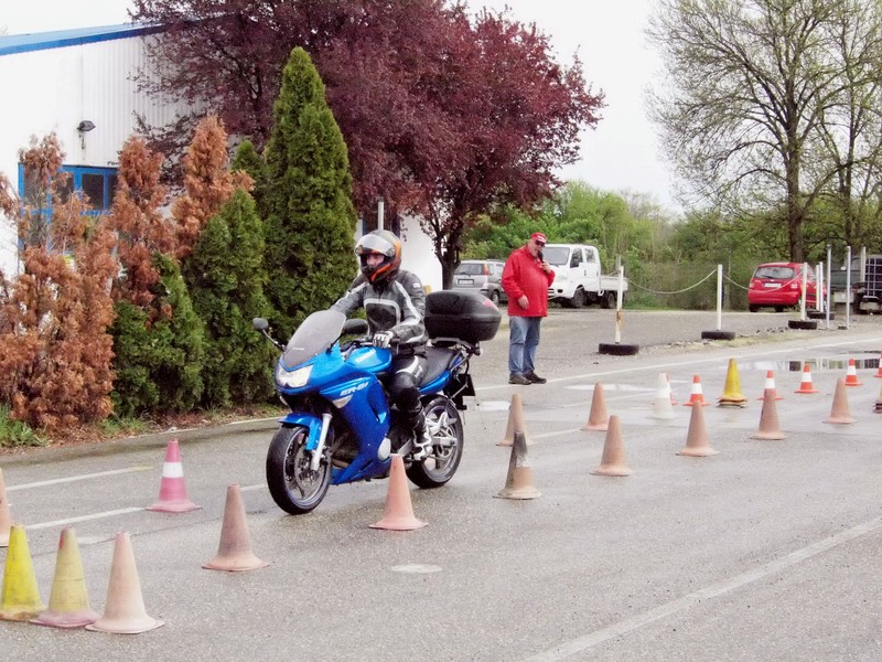 gombymotor-motoros-vezetestechnikai-trening-2022-04-24 61